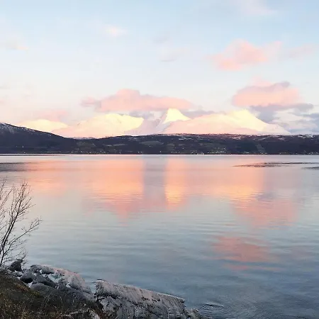 6 Person In Сasa de vacaciones Storsteinnes