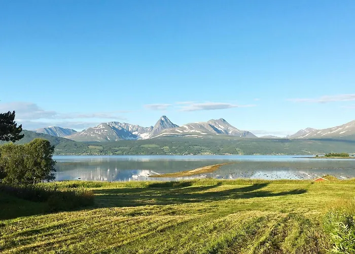 6 Person In Casa de Férias Storsteinnes
